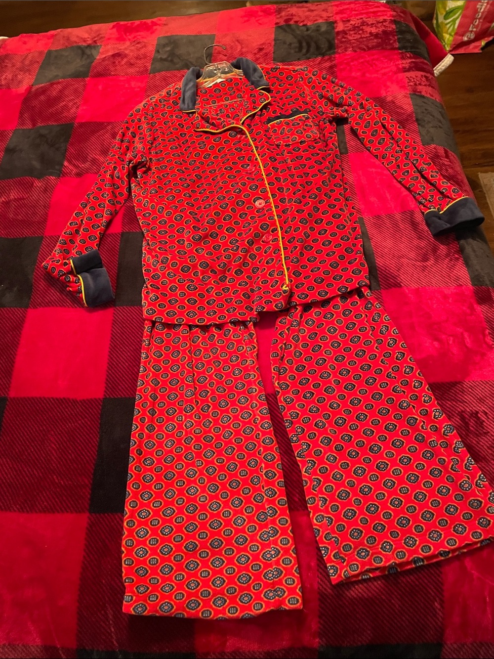 Red Patterned Men’s Pajama Set - Classic Button-Up Top & Pants